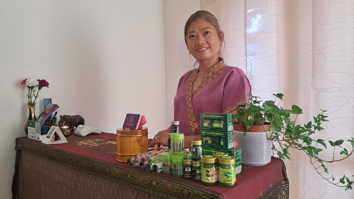 Porträt von Kantida Bieri, Thai-Masseuse in Interlaken